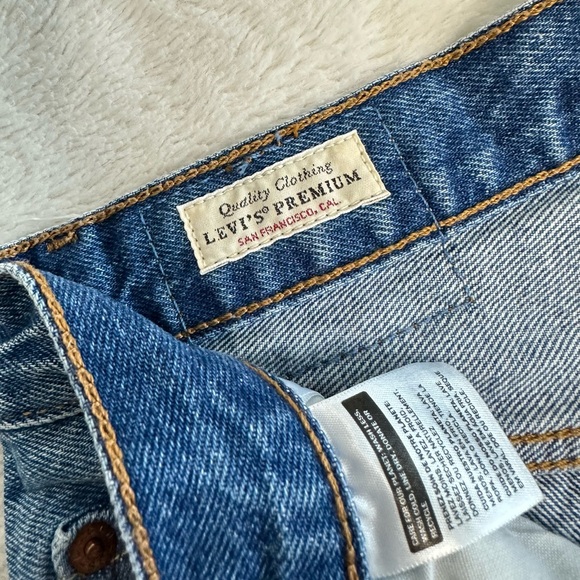 Levi’s 501 Shorts - Picture 4 of 4